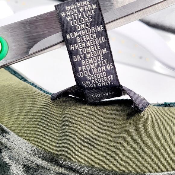 Banana Republic Dark Green Crushed Velvet Short Sleeve Top Made in USA Women's S - Picture 5 of 5